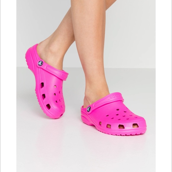 CROCS Shoes - NWT Crocs CLASSIC - Slippers - Electric size M4/W6